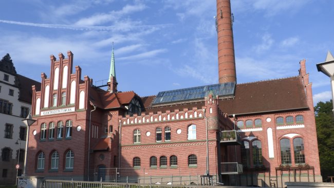 Privatdetektive oberservieren am ehemaligen Elektrizitätswerk am Einsatzort Cottbus.