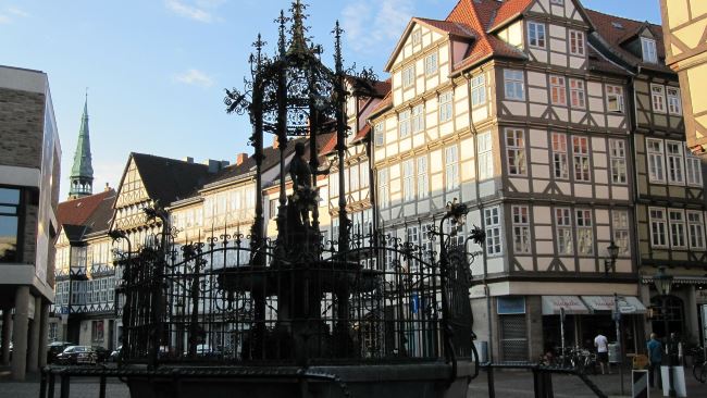 Detektive ermitteln Renaissance Brunnen am Holzmarkt in Hannover.