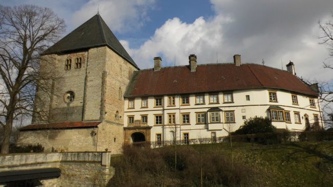 Detektive observiern am Schloss Rheda.