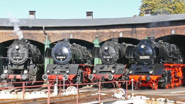 Detektive observieren auf dem Eisenbahnfest in Staßfurt.
