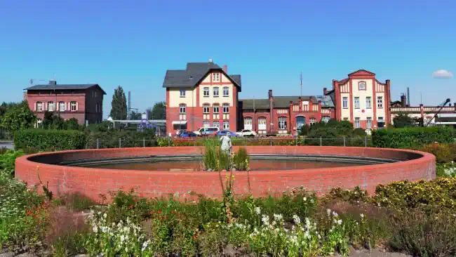 Privatdetektive ermitteln am Einsatzort Burg.