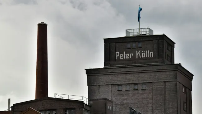 Detektive observieren am Einsatzort Elmshorn.