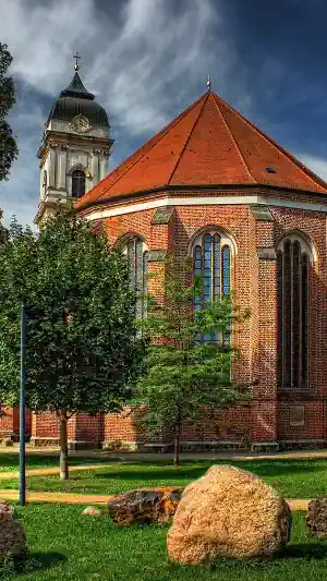 Detektei ConDetect Detektive ermitteln nahe St. Marien in Fürstenwalde.