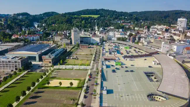 Wirtschaftsdetektive observieren am Einsatzort Gummersbach.