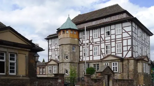 Detektive ermitteln für Sie. ConDetect Privatdetektive observieren am Amtsgerich in Höxter.