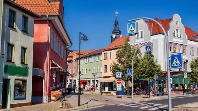 Wirtschaftsdetektive observieren am Einsatzort Ilmenau.