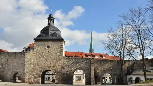 Detektiv observiert rund um das Frauentor in Mühlhausen.