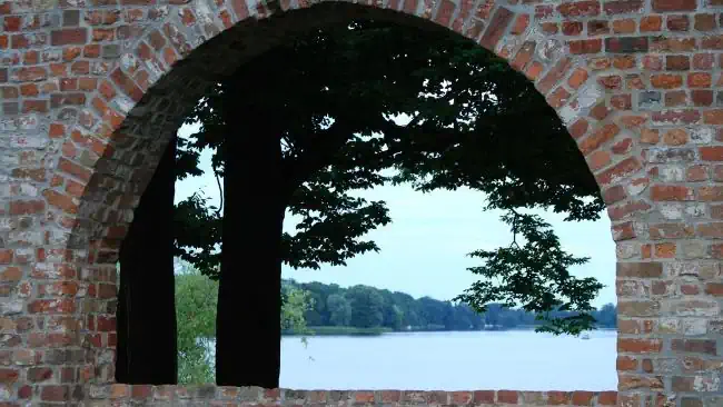 Detektei ConDetect - Wir observieren für Sie. Detektive ermitteln am Neuruppiner See.