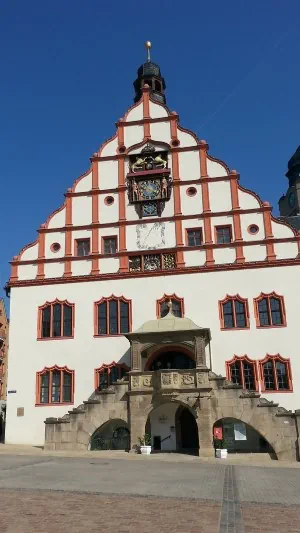 Die Detektei ConDetect recherchiert rund um das Rathaus in Plauen.
